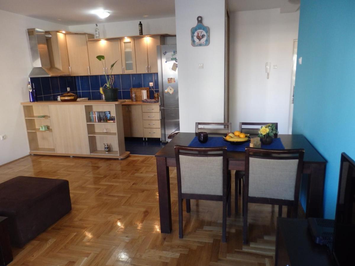 Apartment Erika 2 Novi Sad Exterior foto